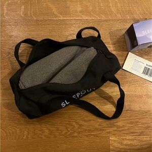 Sleepout Portable Blackout Curtain (76x51”) + Pads and 4 Suction Cups